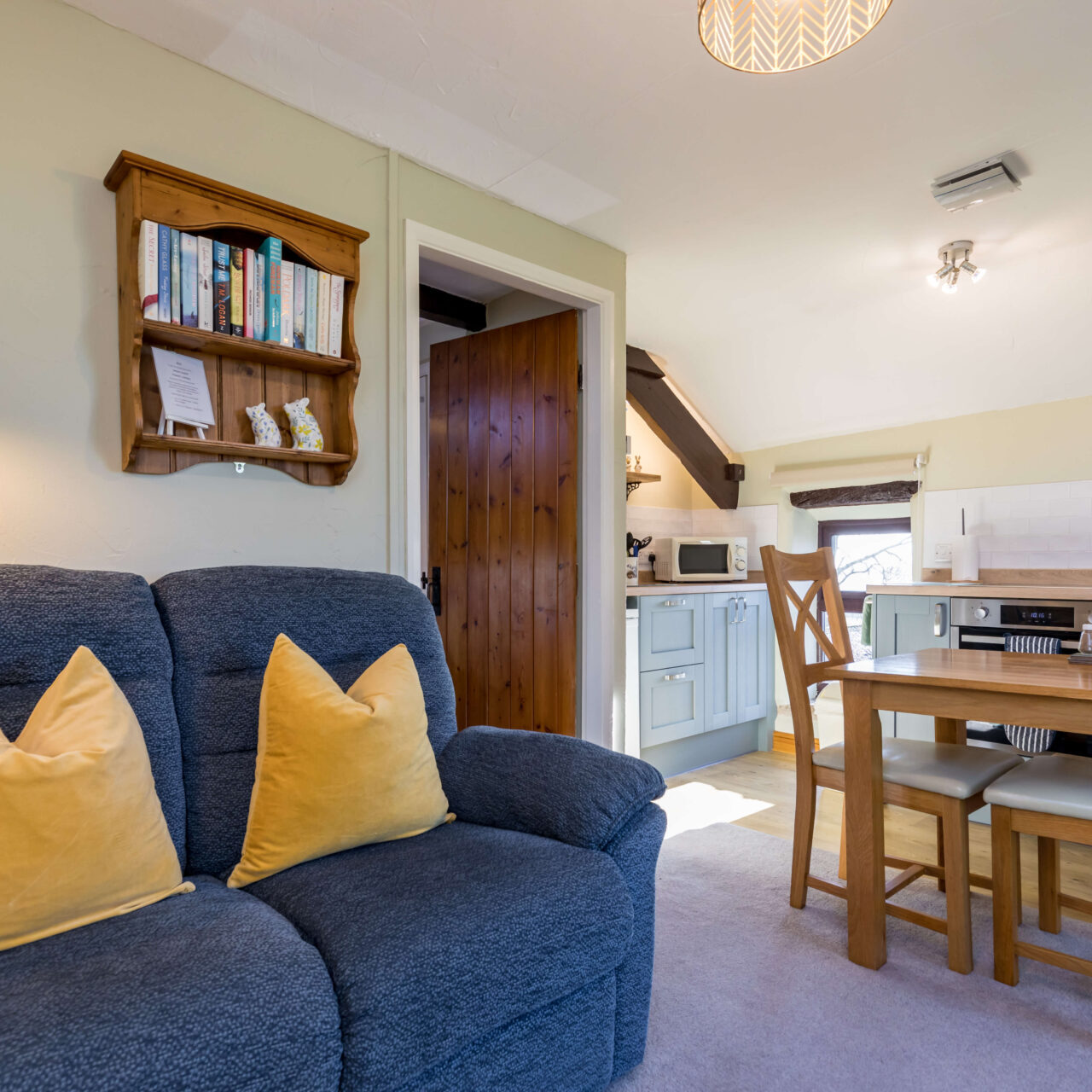 Bluebell Cottage - Living Area